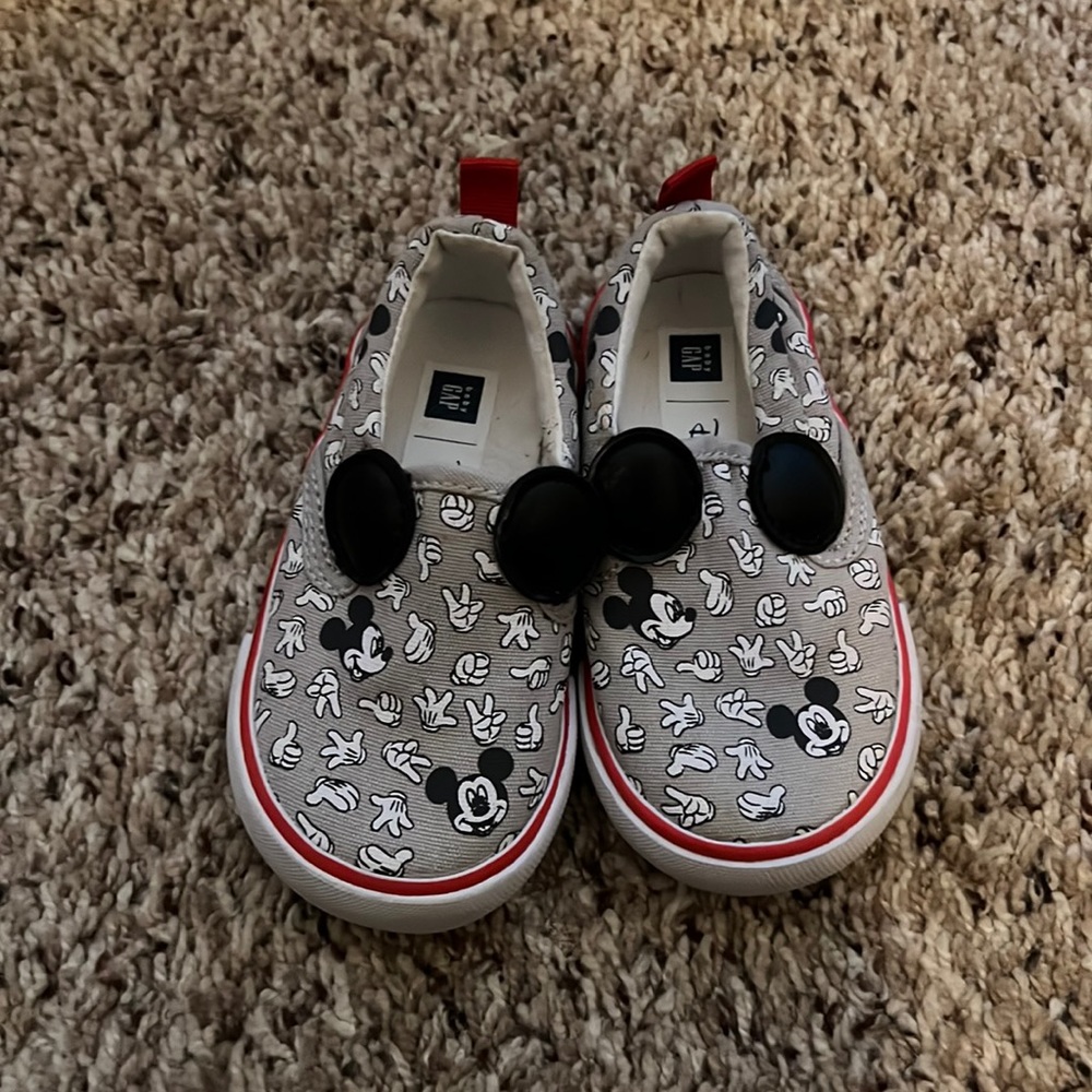 Gap size 5 Mickey Mouse Disney shoes